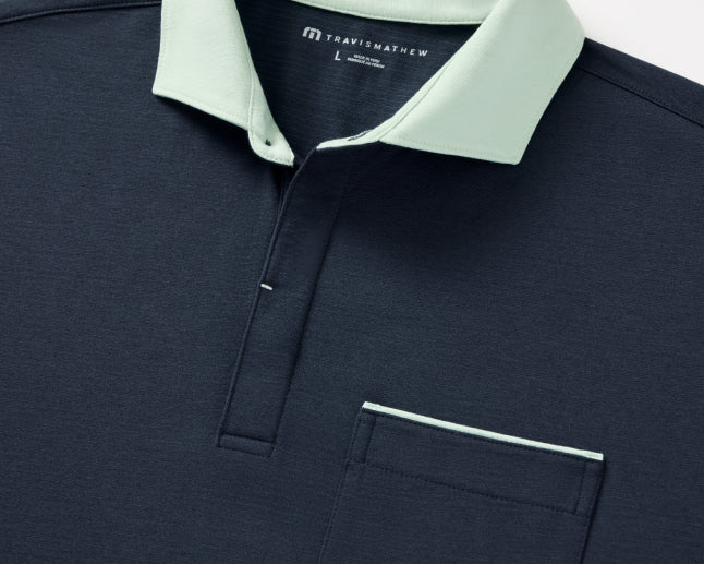 Contrast Collar & Pop Color Details