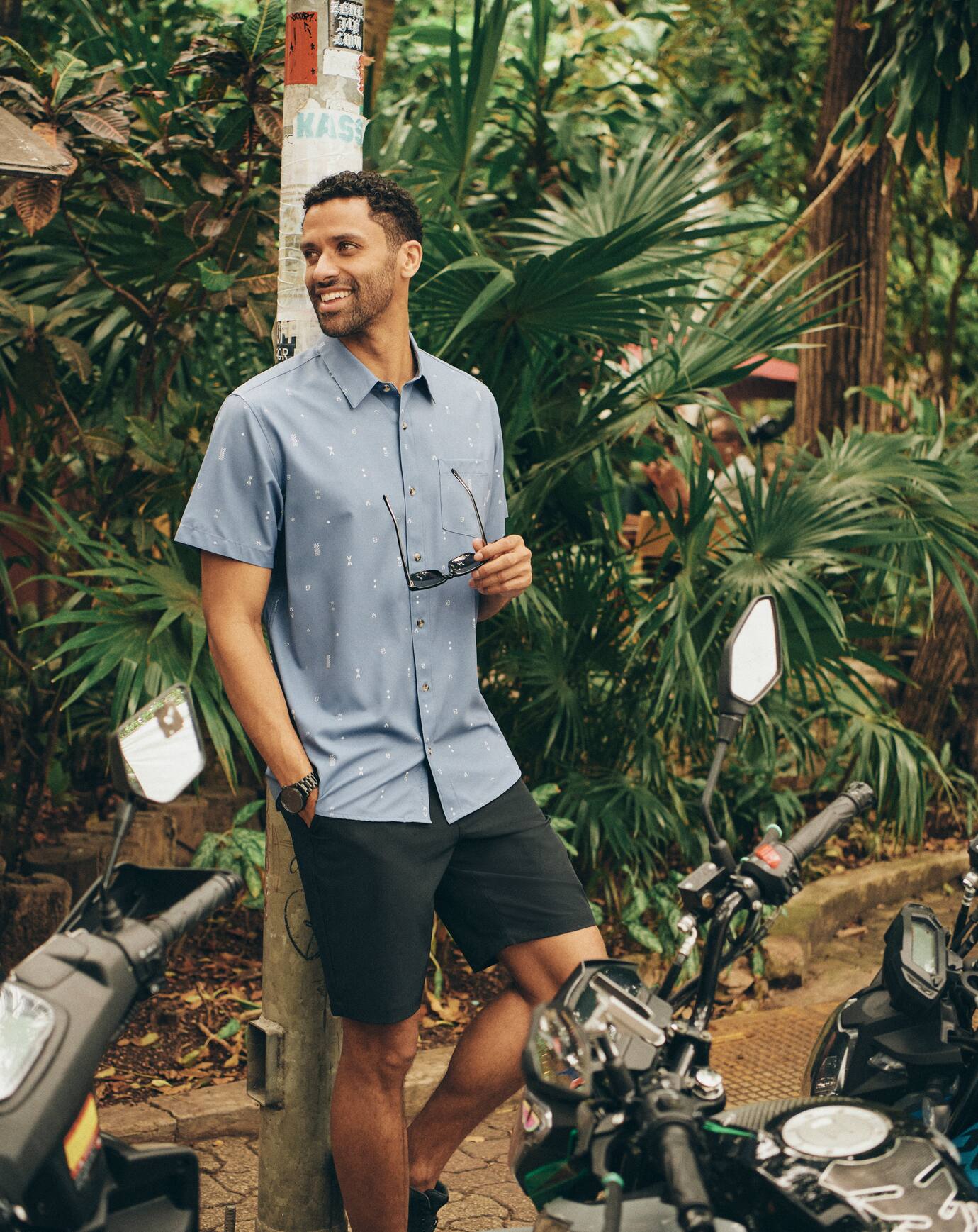 Techwoven Waves Button-Up